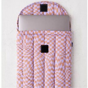 NWOT BAGGU Puffy Nylon 16” Laptop Sleeve